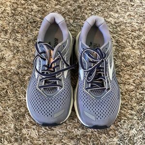 Brooks Ghost 12 shoes, 6